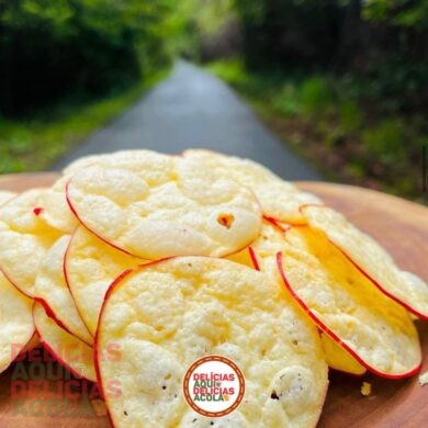 Chips de queijo Gouda desidratado.